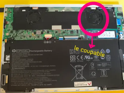 Ordinateur portable ouvert pour diagnostiquer un ventilateur défectueux